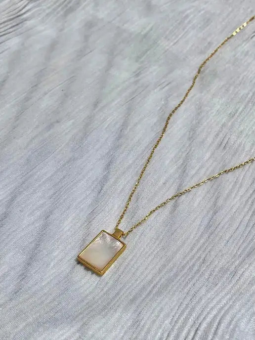 Marina Shell Pendant Necklace